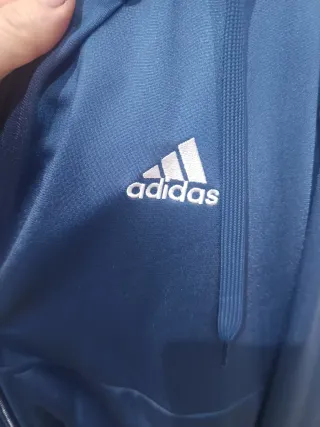 Chaqueta Adidas con capucha azul