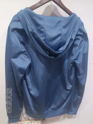 Chaqueta Adidas con capucha azul
