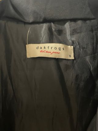 Chaleco negro acolchado sin mangas