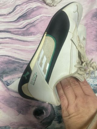 Zapatillas Puma Blancas y Negras mercedes