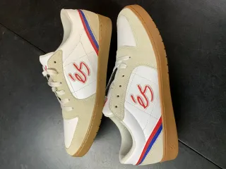 Zapatillas éS Beige y Blancas