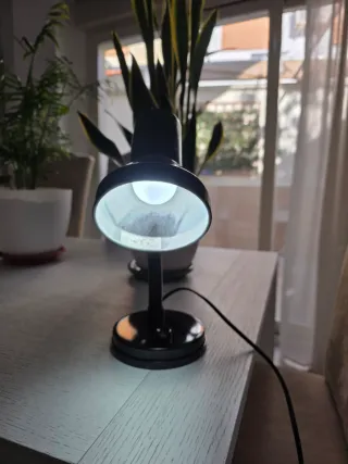 Lámpara Escritorio Negra Flexible con bombilla led