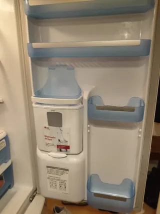 Nevera LG Blanca con dispensador. Retirada hoy