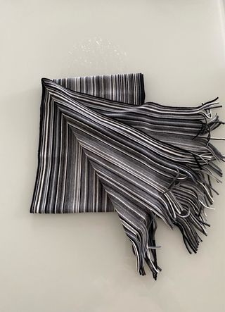 Bufanda Citta Di Milano Rayas Grises y Negras