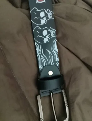 Cinturón Rockero Calaveras y Cruces