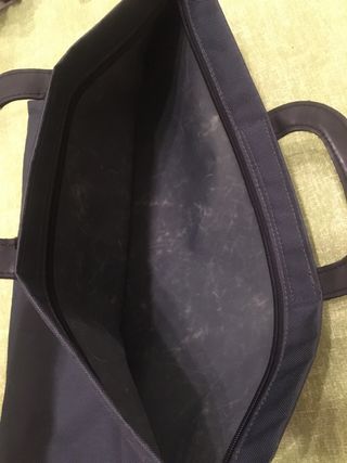 Maletín porta documentos gris