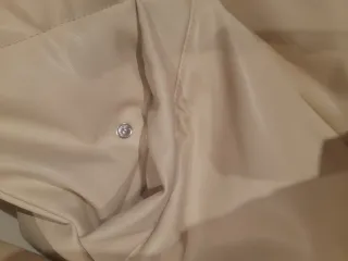 Chaqueta acolchada Stradivarius Beige