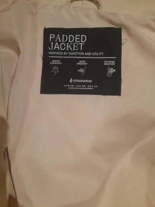 Chaqueta acolchada Stradivarius Beige