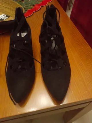 Zapatos de tacón negros para mujer