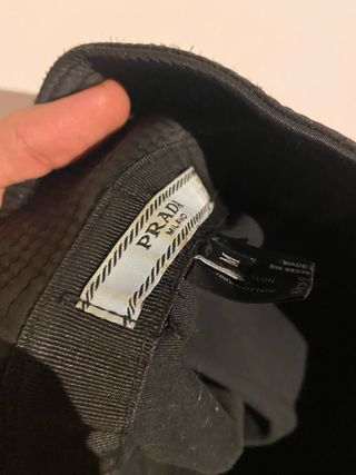 Sombrero Pescador Prada Re-Nylon Negro