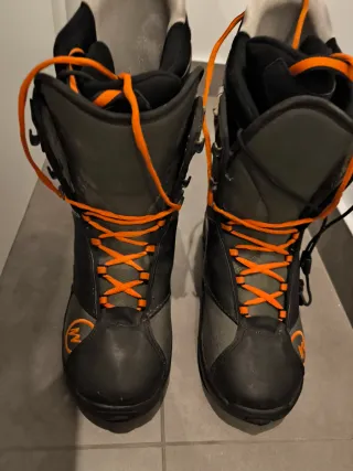 Botas Snowboard Talla 45 Naranja y negras