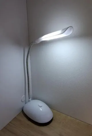 Lampada lettura flessibile bianca