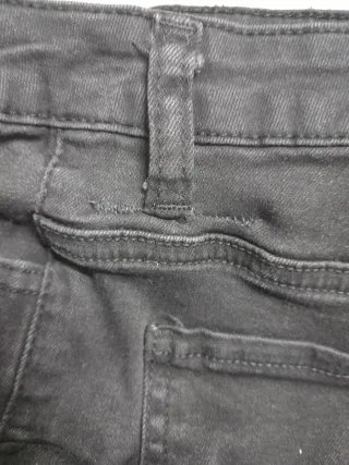 Pantalón vaquero negro