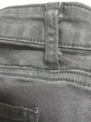 Pantalón vaquero negro