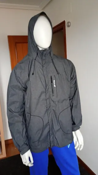 Cortavientos montaña gris. Hombre Gris