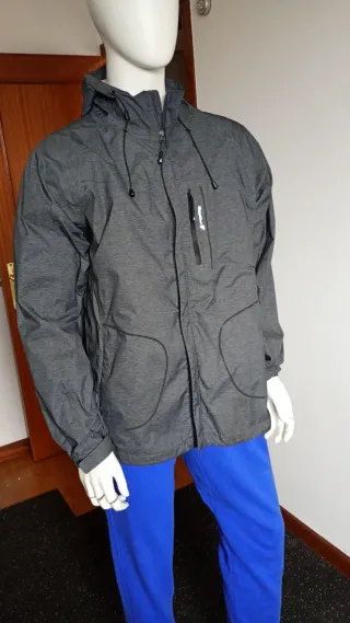 Cortavientos montaña gris. Hombre Gris