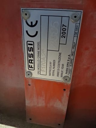 Se vende Grúa o pluma Fassi F170 para camión