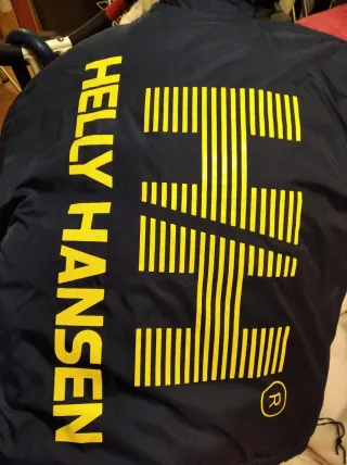 Chaqueta Helly Hansen reversible azul y amarilla