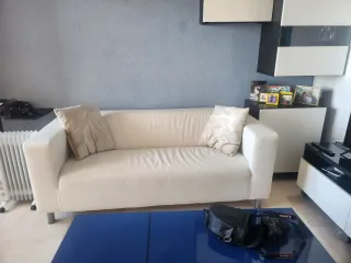 Divano a 2 posti Ikea in similpelle bianca