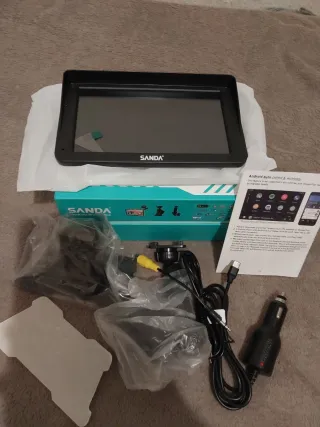 Pantalla de coche más cámara trasera