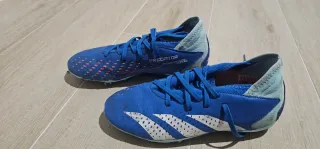 Scarpe da calcio Adidas Predator bambino blu/bianco