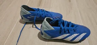 Scarpe da calcio Adidas Predator bambino blu/bianco