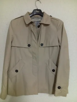 Gabardina corta Zara Talla S