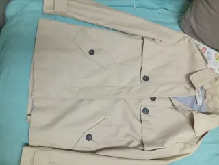 Gabardina corta Zara Talla S