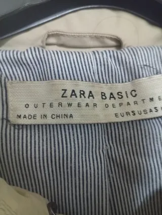 Gabardina corta Zara Talla S