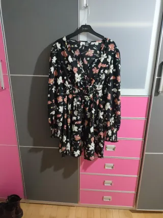 Vestido midi estampado floral manga larga