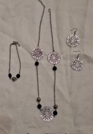 Conjunto Collar, Pulsera y Pendientes