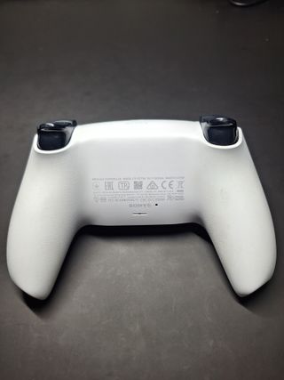 Controller PS5 con joystick magnetici TMR