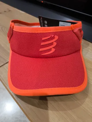 Visera Compressport Roja y Naranja