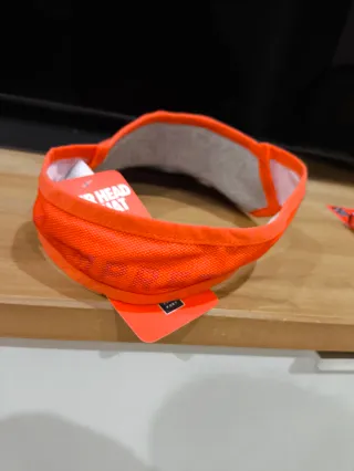 Visera Compressport Roja y Naranja