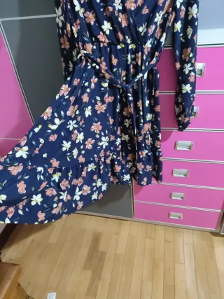 Vestido midi estampado floral manga larga