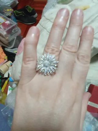 Anillo de plata con circonitas