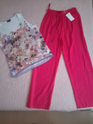 Conjunto Top Flores y Pantalón Rosa