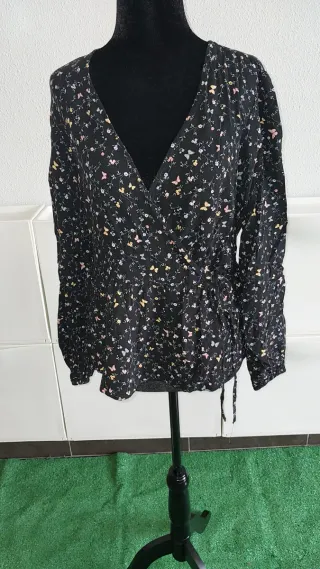 Blusa estampada mariposas talla 44