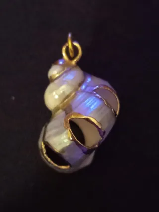 Colgante de caracola