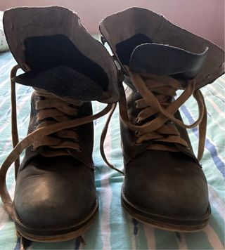 Botas de mujer negras y marrones