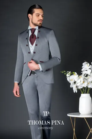Traje Thomas Pina Gris con detalles rojos