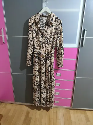 Vestido largo estampado beige y negro