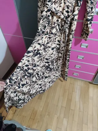 Vestido largo estampado beige y negro