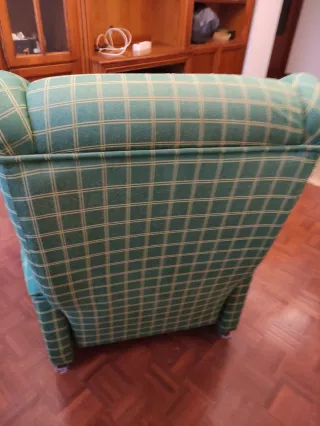 Sofá reclinable tela cuadros verde