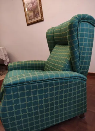 Sofá reclinable tela cuadros verde
