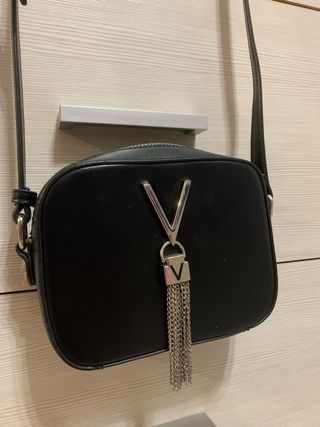 Borsetta a spalla nera con dettagli argento