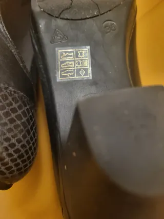 Zapatos de piel negros y grises para mujer