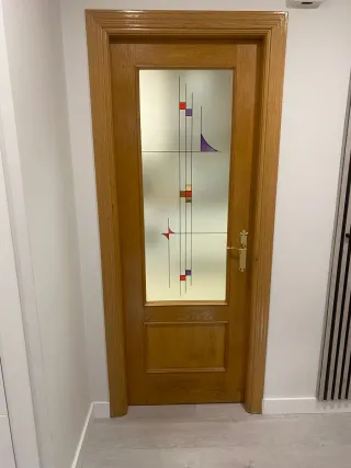 Puerta interior acristalada de roble maciza