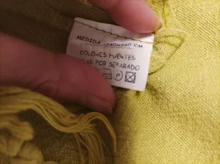 Colcha multiusos verde con flecos