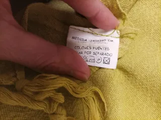 Colcha multiusos verde con flecos